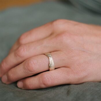 _0003_N°3_10_Ines Bouwen jewelry_wedding ring