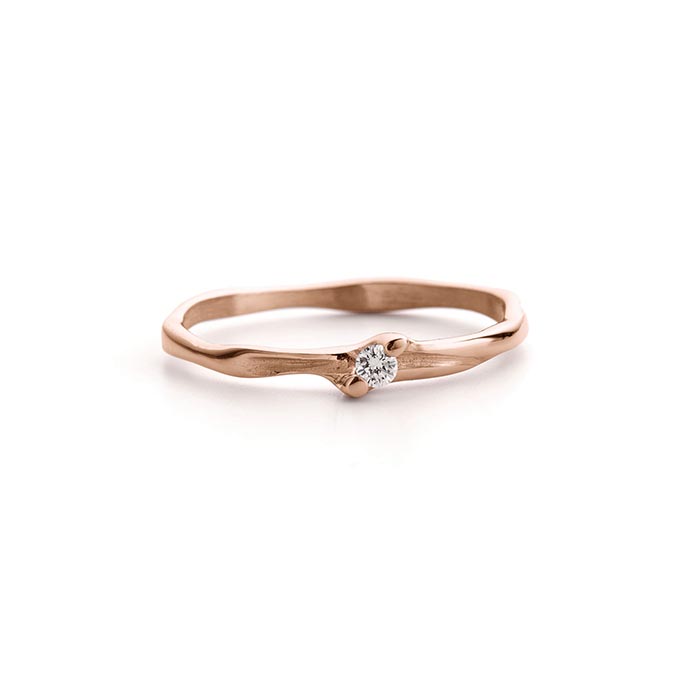 N° 178 gold, organic engagement ring with one diamond