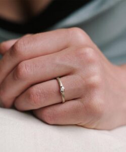 N° 260 gold enagement ring