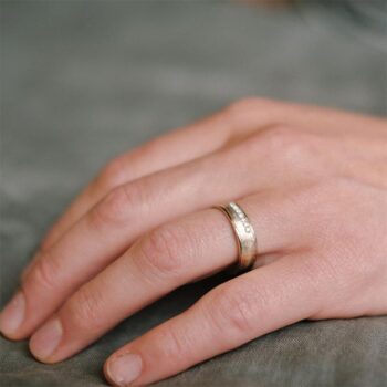 _0042_N°9_7_Ines Bouwen jewelry_wedding ring