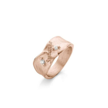 Rosé gouden ring met gravering en diamanten