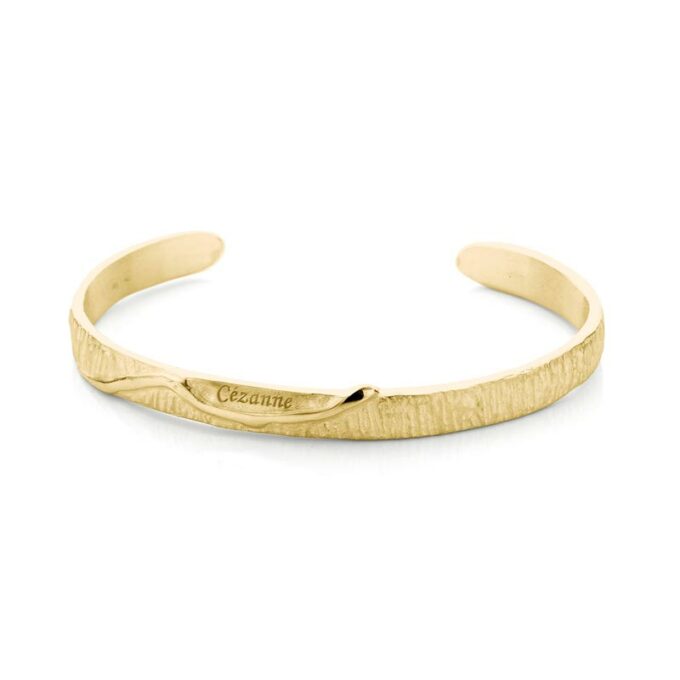 Yellow gold bangle with engraving