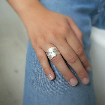 Zilveren ring N° 019 Model Picture