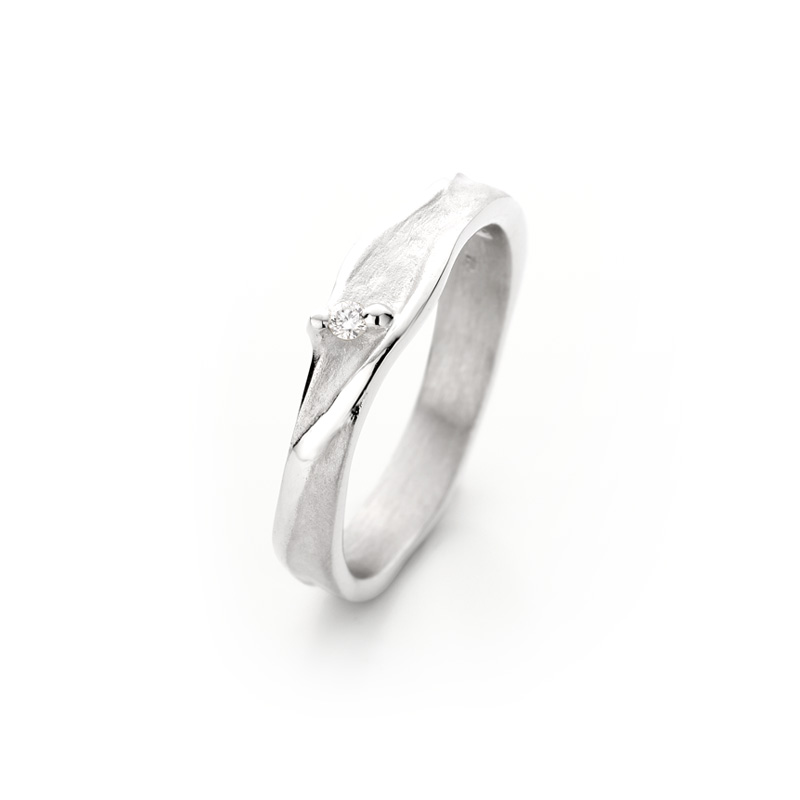 communicatie Tektonisch ZuidAmerika N° 023 set Handgemaakte zilveren ring met diamant - Ines Bouwen Jewelry